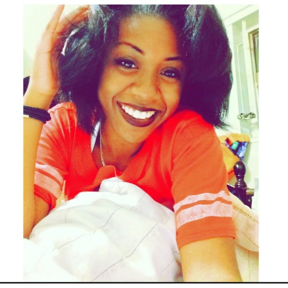 Meet your Posher, Yasmine - Picture 1 of 1